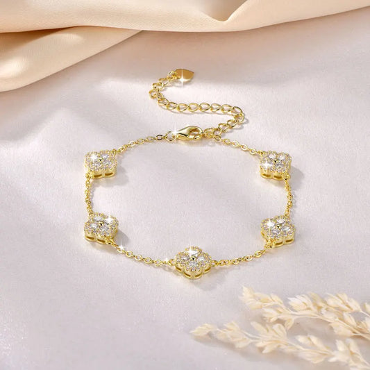 Luxe Clover Moissanite Bracelet – Silver & Gold Plated Floral Charm Design