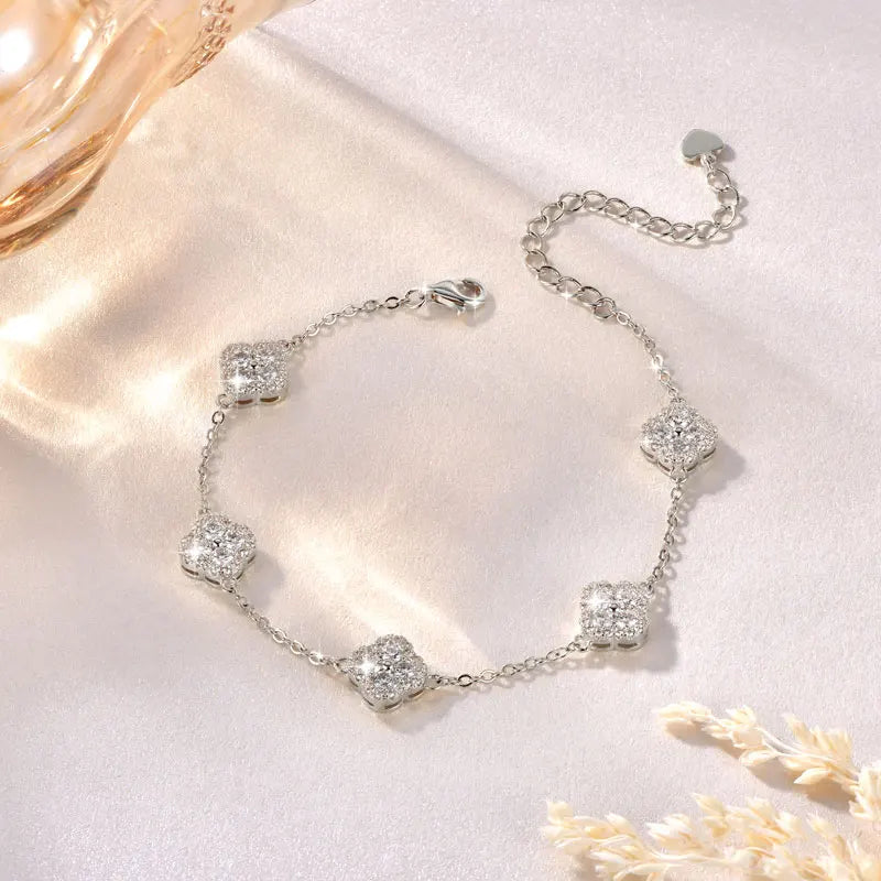 Luxe Clover Moissanite Bracelet – Silver & Gold Plated Floral Charm Design
